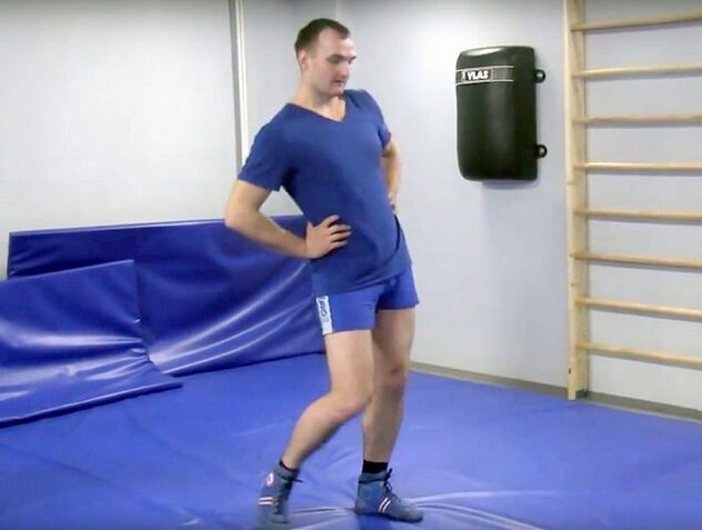Pelvic rotations, which activate blood flow, are an excellent pre-workout warm-up.